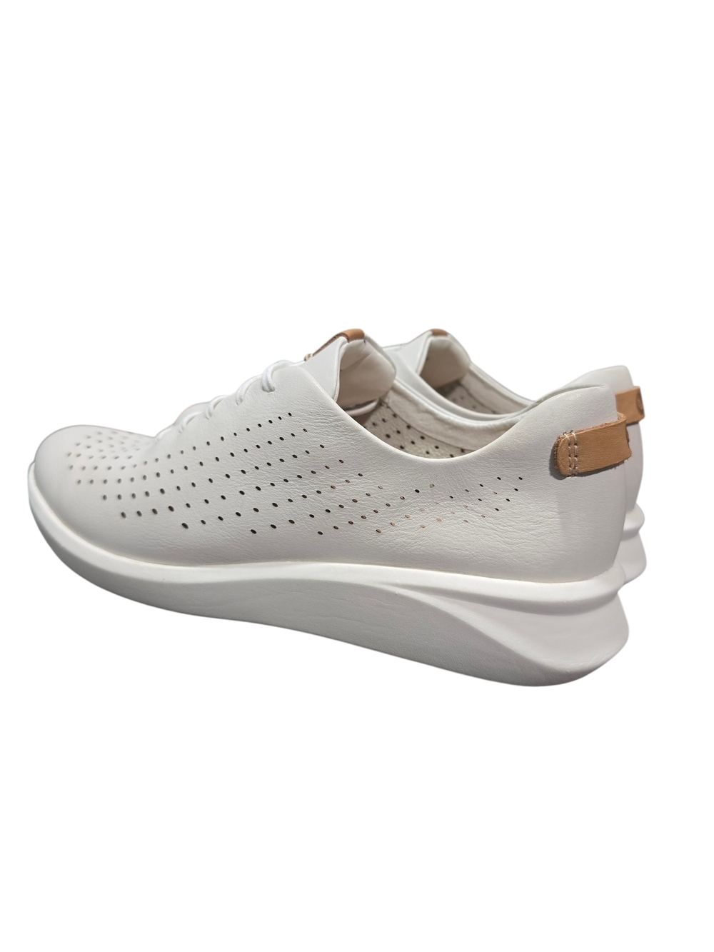 Clarks Unsteuctured Womens Size 8M Un Rio Tie Perforated Comfort Sneakers